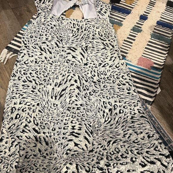 CARMEN Carmen Marc Volvo Black and  White Dress Size Large - Picture 6 of 12